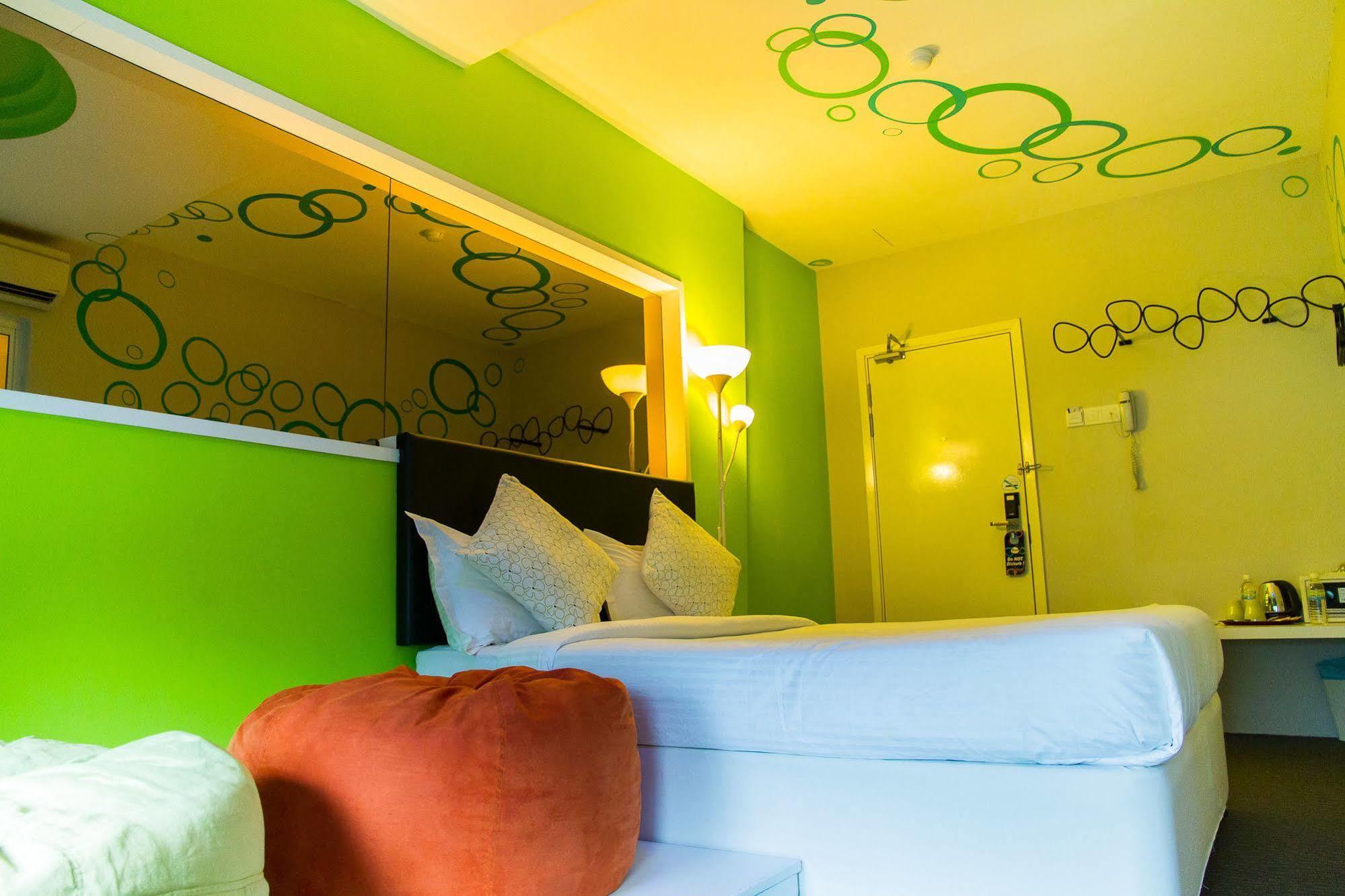Bliss Boutique Hotel Johor Bahru Exterior photo