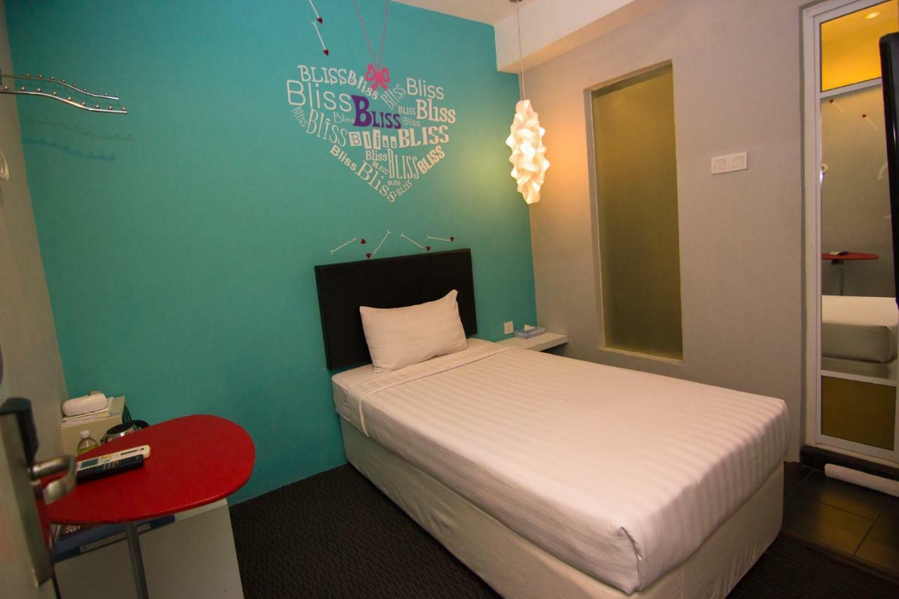 Bliss Boutique Hotel Johor Bahru Exterior photo